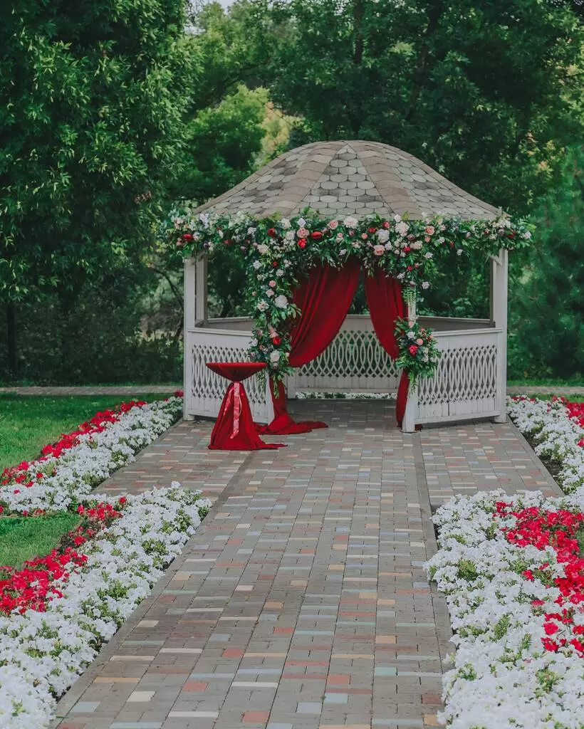 Outdoor Wedding Decor